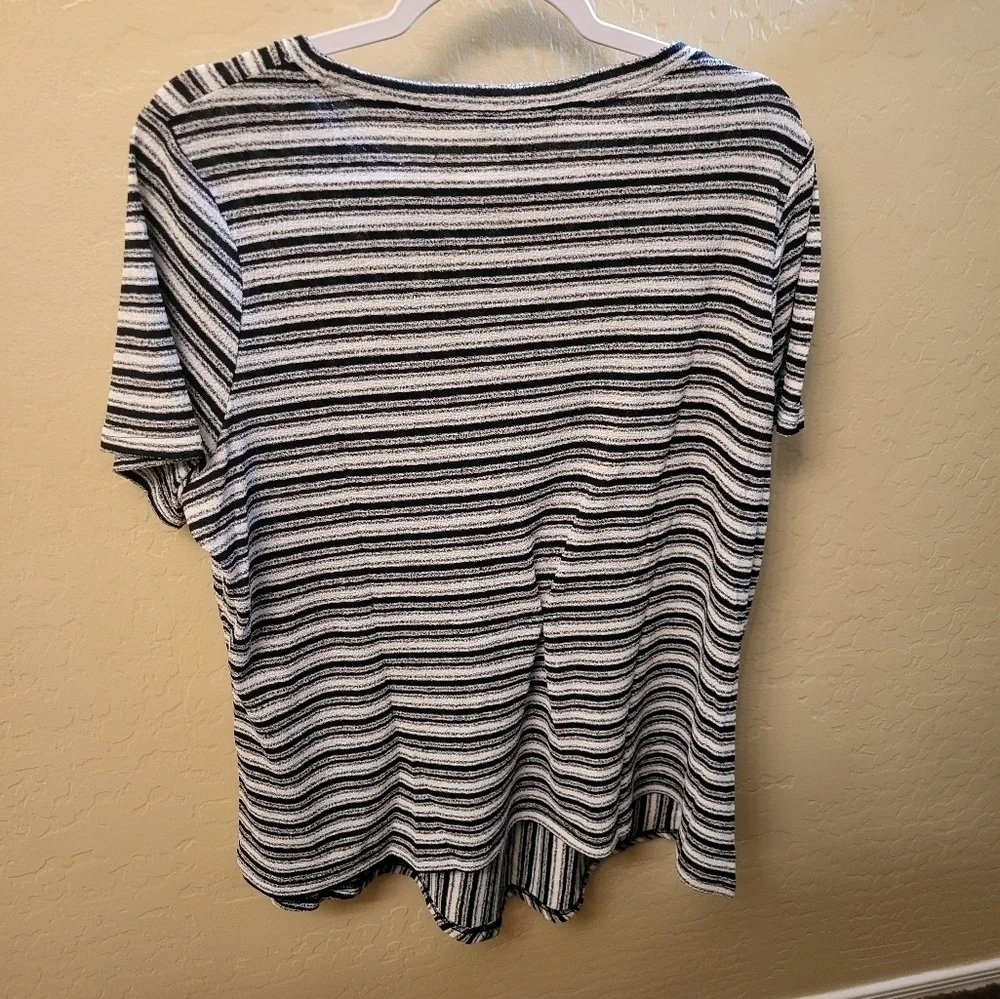 DG2 black and white asymmetrical stripped blouse XL NWT - Picture 3 of 10